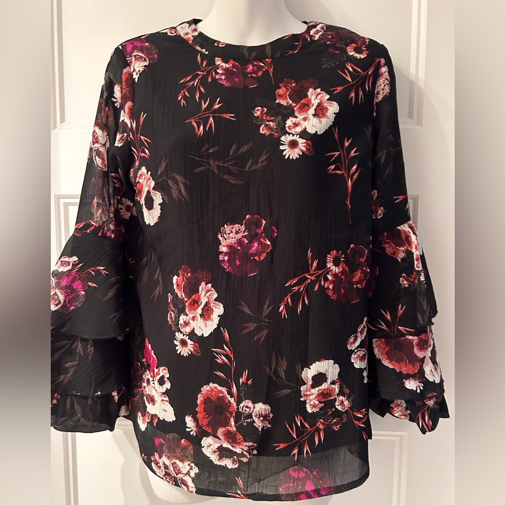 Black Tape 3/4 Ruffled Sleeves Blouse Sz.S